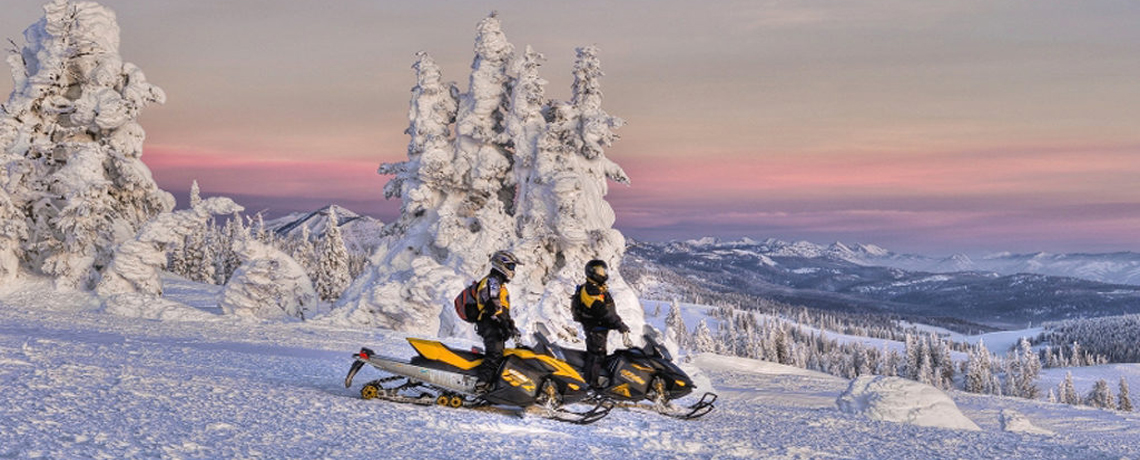 Yellowstone Fun Snowmobile Tours