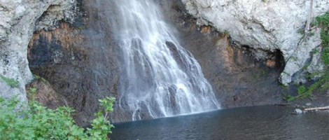 Day hike to Fairy Falls in Yellowstone National Park