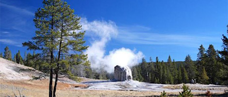 Day hike Howard Eaton Trail near Old Faithful