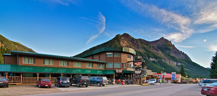 Soda Butte Lodge