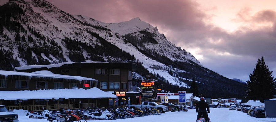 soda butte lodge winter snowmobiling